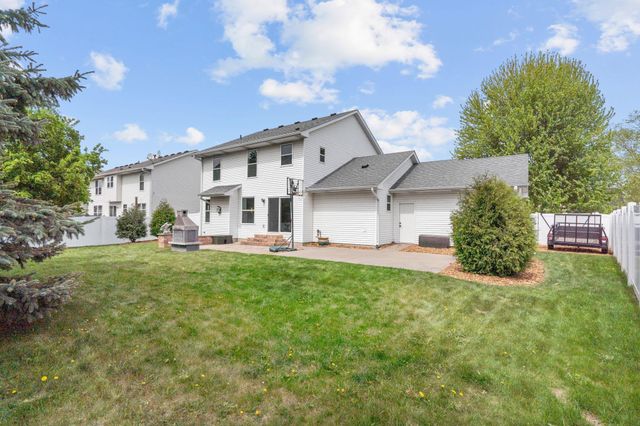 8018 Greenbriar Lane, Woodbury, MN 55125