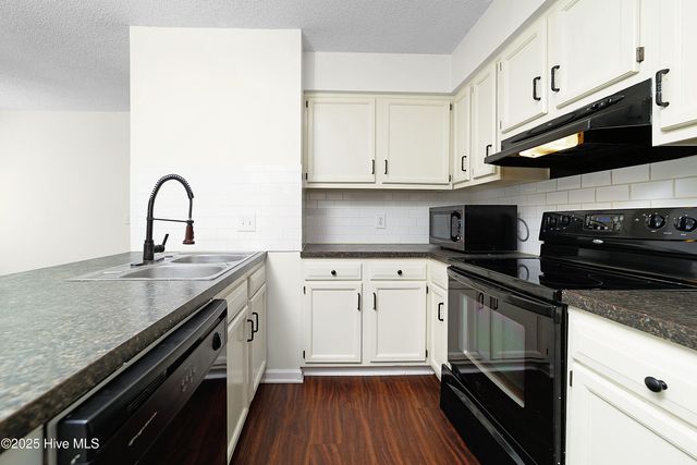 116 W Victoria Court A, Greenville, NC 27834