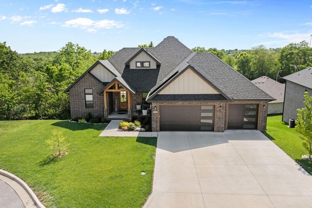 204 N Blarney Court, Nixa, MO 65714