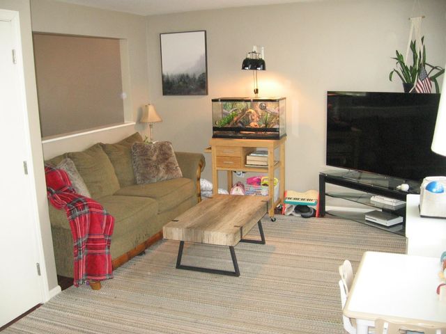 89 Lancaster Avenue, Manchester, NH 03103