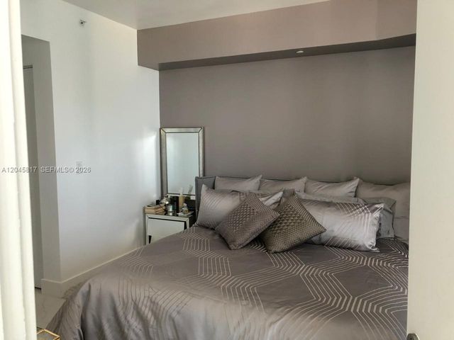 1300 S Miami Ave 3703, Miami, FL 33130