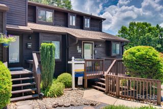 1034 N Center Street, Hickory, NC 28601
