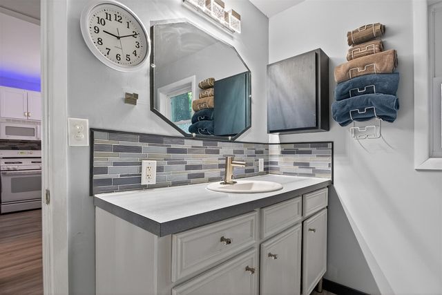 6875 Hammond Avenue, Caledonia, MI 49316