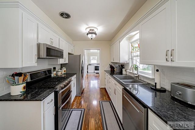 1715 Calkins Avenue, Idaho Falls, ID 83402