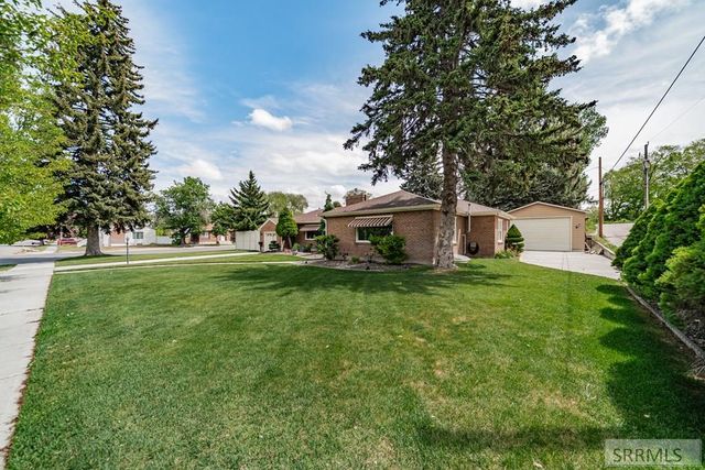 1715 Calkins Avenue, Idaho Falls, ID 83402