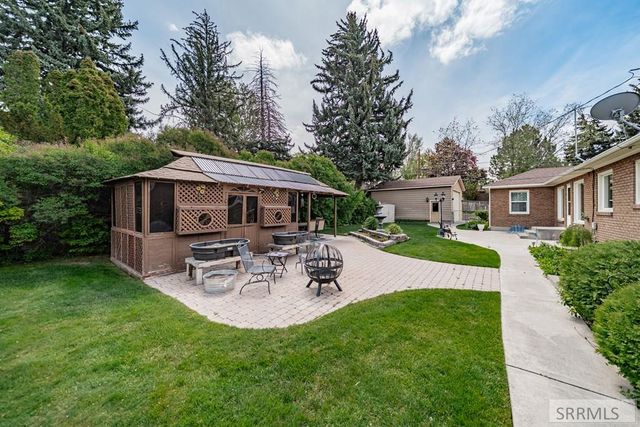 1715 Calkins Avenue, Idaho Falls, ID 83402