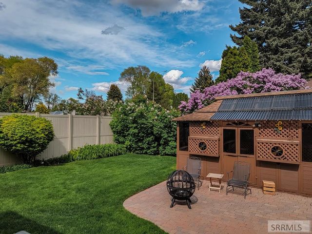 1715 Calkins Avenue, Idaho Falls, ID 83402