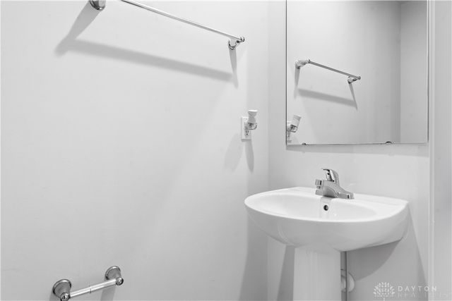 166 Chesapeake Circle, Springfield, OH 45505