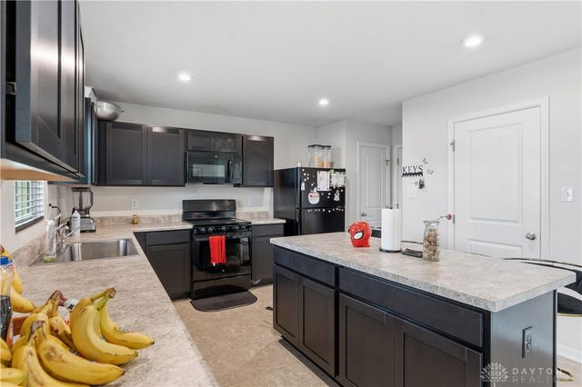 166 Chesapeake Circle, Springfield, OH 45505