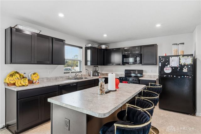 166 Chesapeake Circle, Springfield, OH 45505