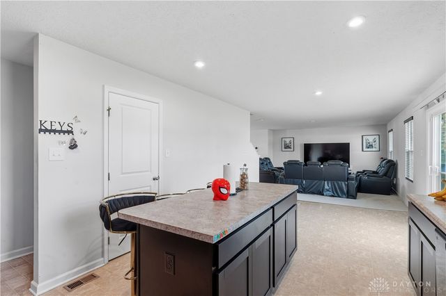 166 Chesapeake Circle, Springfield, OH 45505