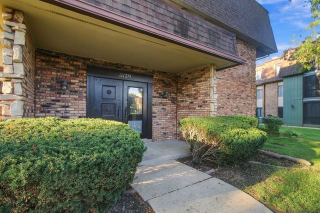 11129 Northwest Road F, Palos Hills, IL 60465
