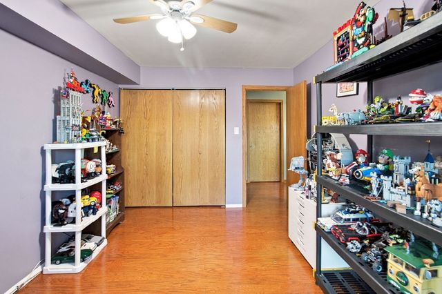 11129 Northwest Road F, Palos Hills, IL 60465