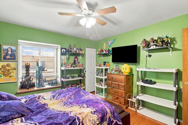 11129 Northwest Road F, Palos Hills, IL 60465