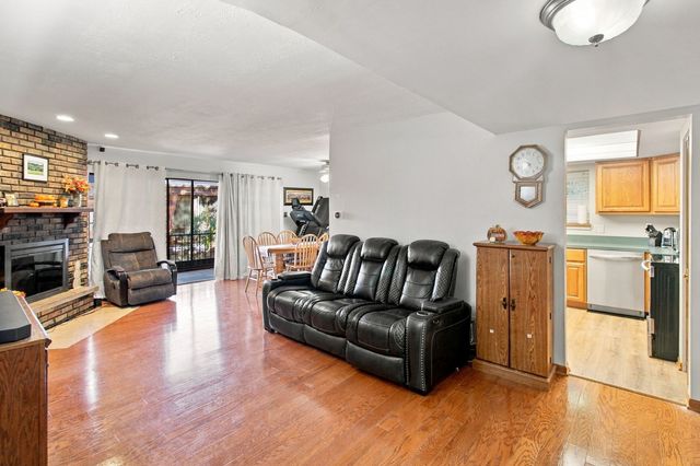 11129 Northwest Road F, Palos Hills, IL 60465