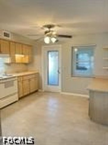 4620 SE 4th PL, Cape Coral, FL 33904