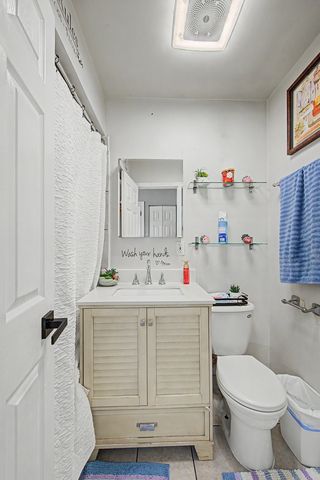 813 Valley Stream Drive A, Wheeling, IL 60090