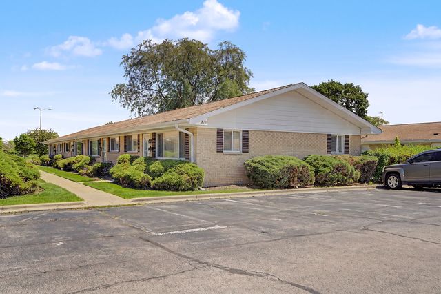 813 Valley Stream Drive A, Wheeling, IL 60090