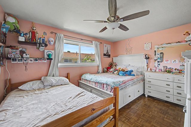 813 Valley Stream Drive A, Wheeling, IL 60090