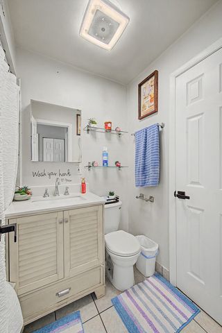 813 Valley Stream Drive A, Wheeling, IL 60090