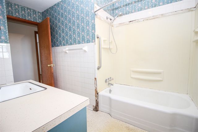 55280 Buckhorn Road, Three Rivers, MI 49093