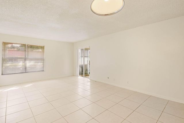 12013 Greenway Cir S 110, Royal Palm Beach, FL 33411