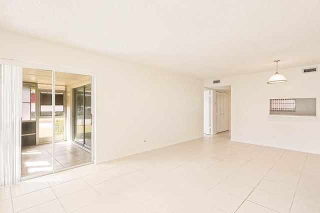 12013 Greenway Cir S 110, Royal Palm Beach, FL 33411