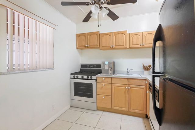 12013 Greenway Cir S 110, Royal Palm Beach, FL 33411