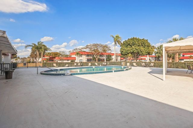12013 Greenway Cir S 110, Royal Palm Beach, FL 33411