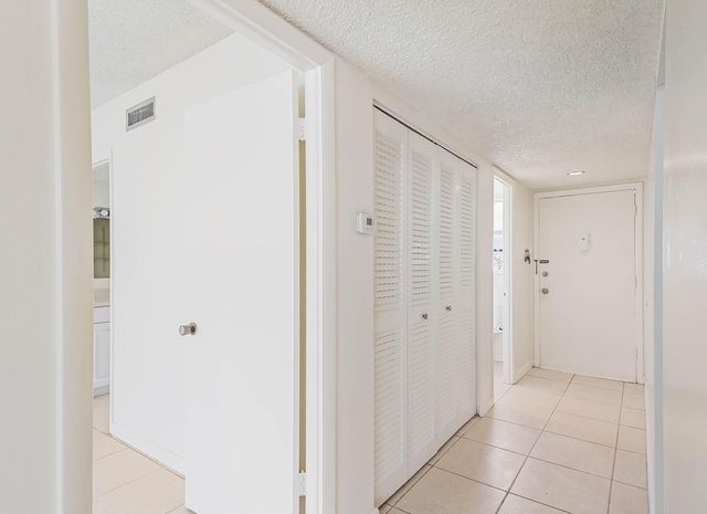 12013 Greenway Cir S 110, Royal Palm Beach, FL 33411