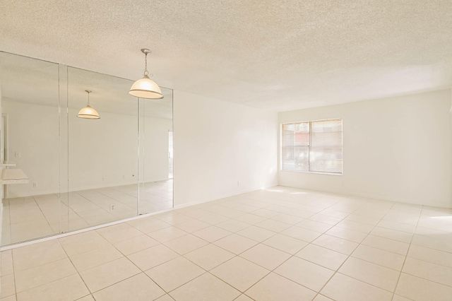 12013 Greenway Cir S 110, Royal Palm Beach, FL 33411