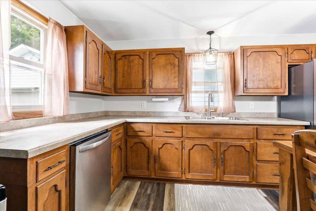 100 Mound View Drive, Friendship, WI 53934