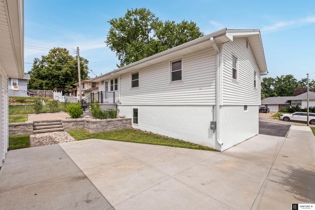 9223 Ames Avenue, Omaha, NE 68134