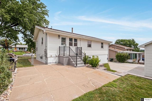 9223 Ames Avenue, Omaha, NE 68134