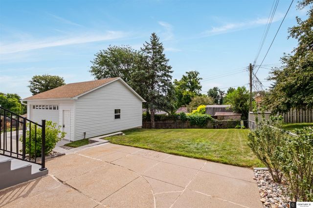 9223 Ames Avenue, Omaha, NE 68134