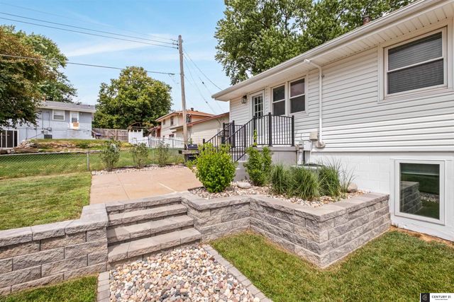 9223 Ames Avenue, Omaha, NE 68134