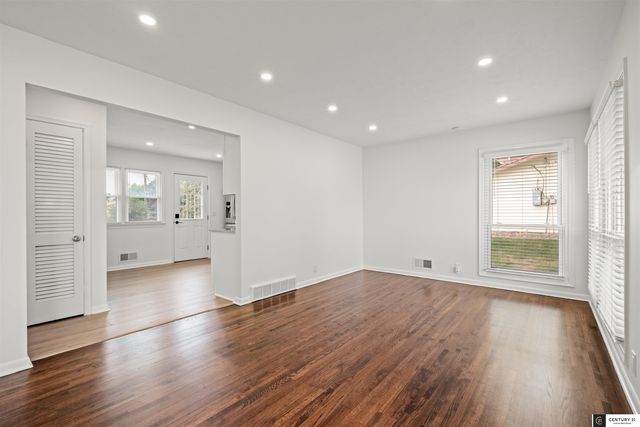 9223 Ames Avenue, Omaha, NE 68134