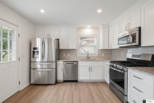 9223 Ames Avenue, Omaha, NE 68134