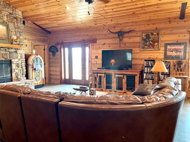 4241 Cheyenne Trail, Cross Roads, TX 76227