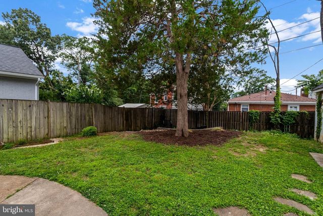 2024 S NELSON ST, Arlington, VA 22204