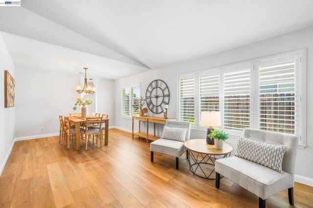 10049 El Dorado Dr, San Ramon, CA 94583