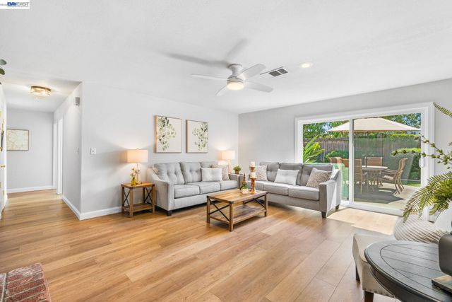 10049 El Dorado Dr, San Ramon, CA 94583
