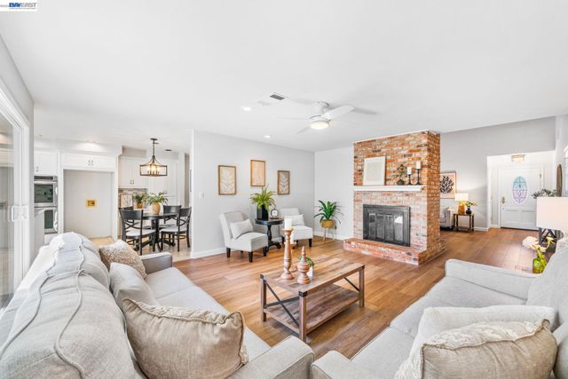10049 El Dorado Dr, San Ramon, CA 94583