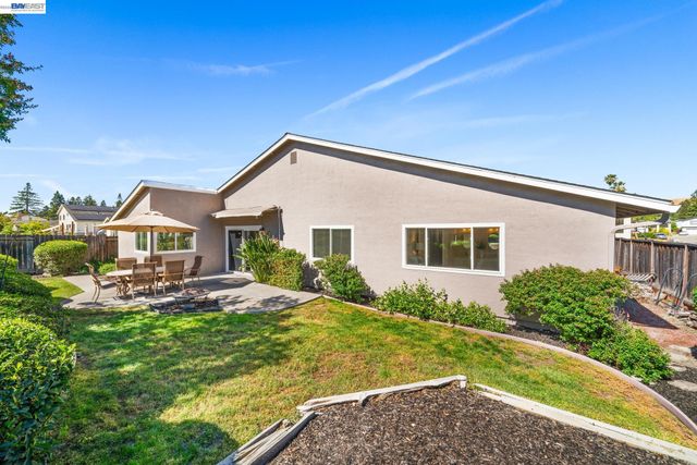 10049 El Dorado Dr, San Ramon, CA 94583