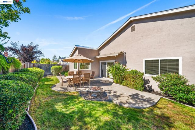 10049 El Dorado Dr, San Ramon, CA 94583