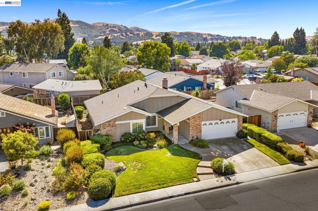 10049 El Dorado Dr, San Ramon, CA 94583