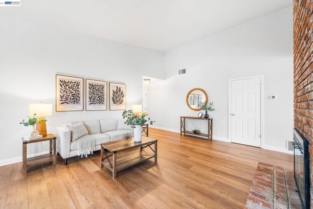 10049 El Dorado Dr, San Ramon, CA 94583