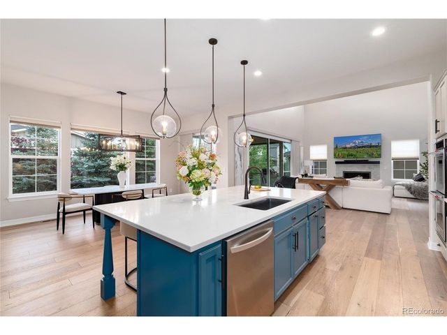 27500 E Lakeview Dr, Aurora, CO 80016