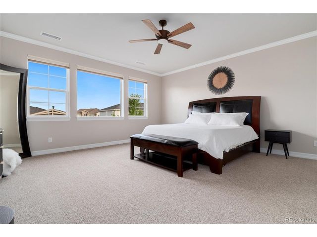 27500 E Lakeview Dr, Aurora, CO 80016