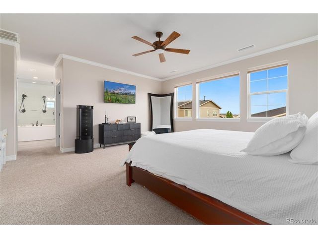 27500 E Lakeview Dr, Aurora, CO 80016